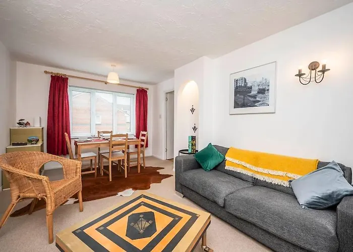 Cosy 2 Bedroom Flat Close To Tower Bridge With Free Parking
