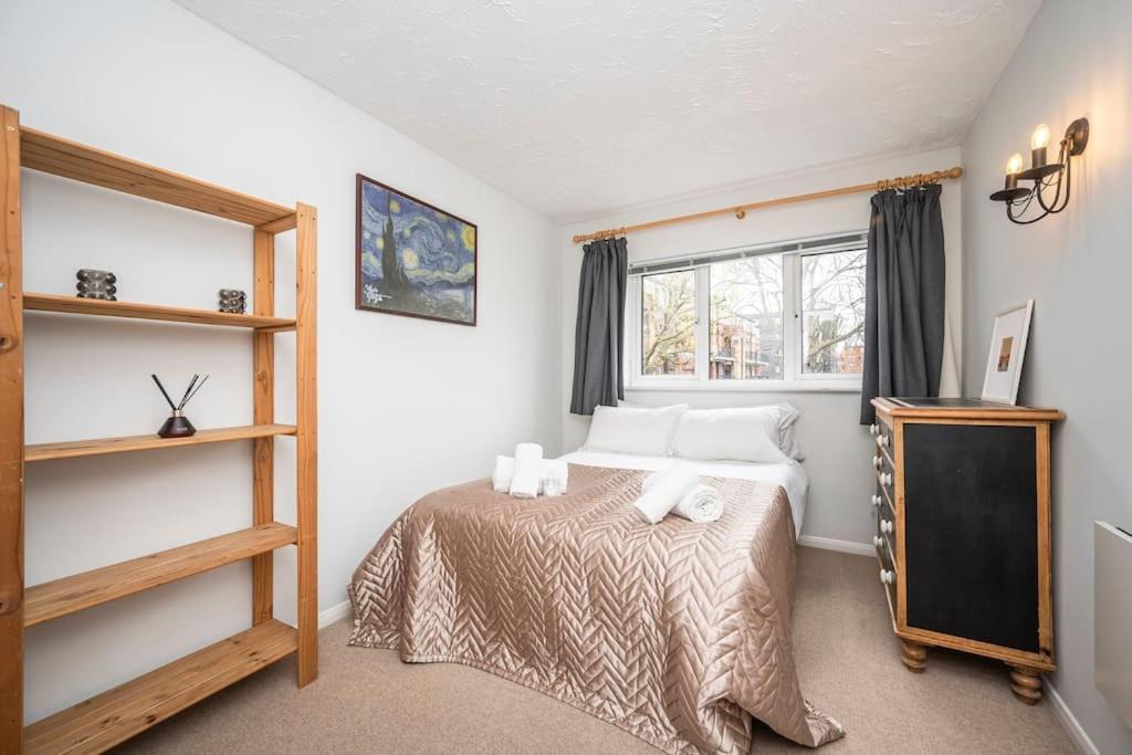 Cosy 2 Bedroom Flat Close To Tower Bridge With Free Parking * Londra