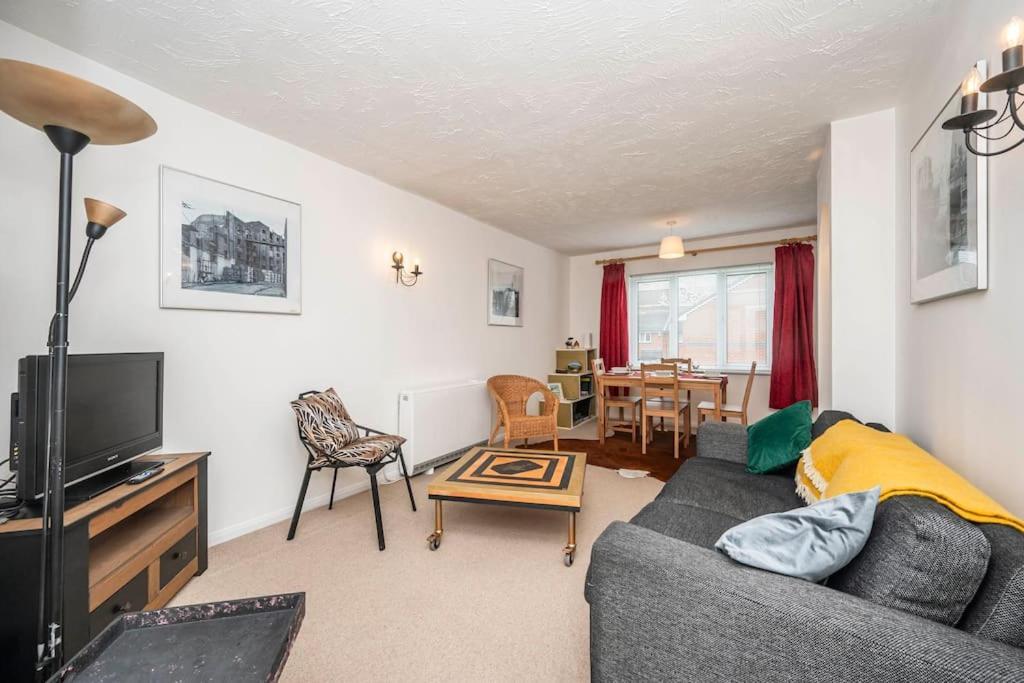 Cosy 2 Bedroom Flat Close To Tower Bridge With Free Parking