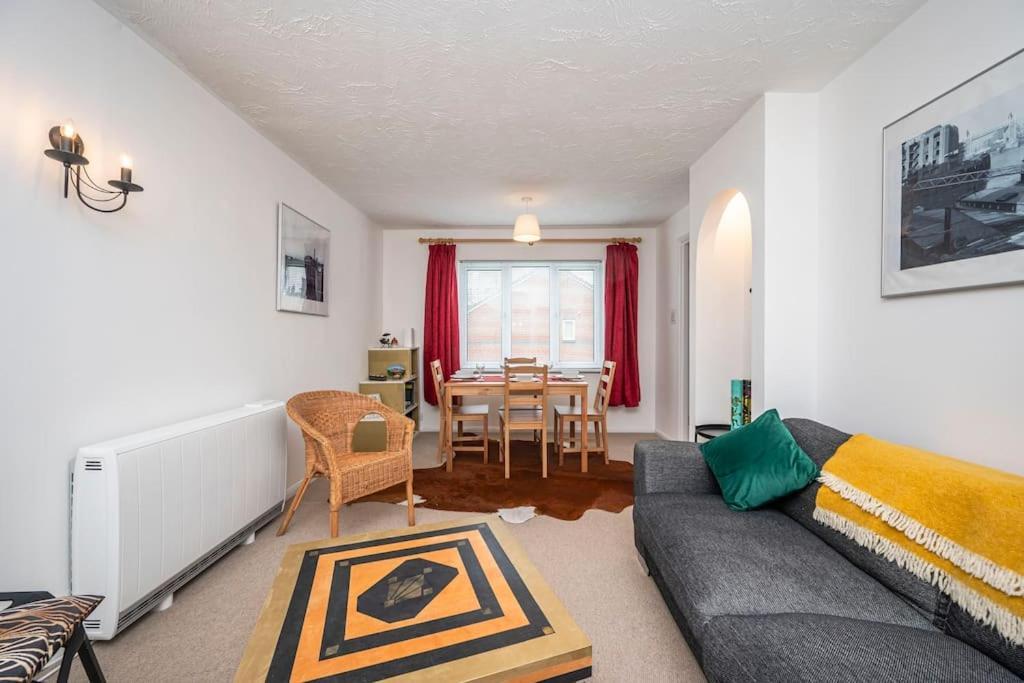 Cosy 2 Bedroom Flat Close To Tower Bridge With Free Parking Appartamento Londra
