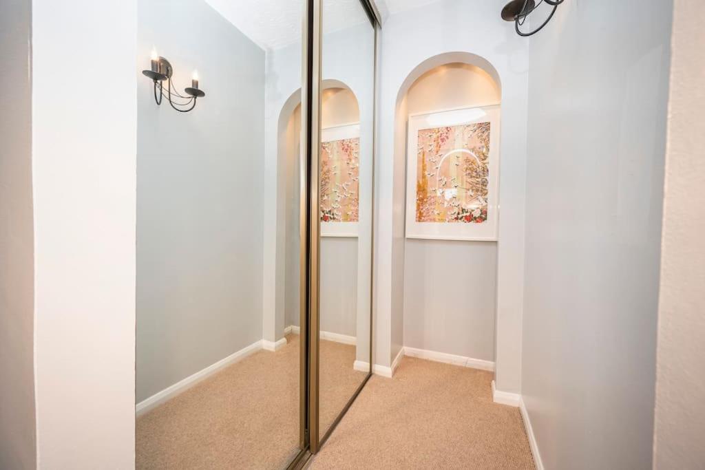 Appartamento Cosy 2 Bedroom Flat Close To Tower Bridge With Free Parking Londra